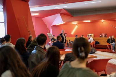 Sviatok sakúr na EUBA 2026 prepojil japonskú kultúru a univerzitnú atmosféru