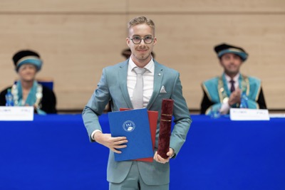 Nová kapitola sa začína. EUBA blahoželá svojim absolventkám a absolventom