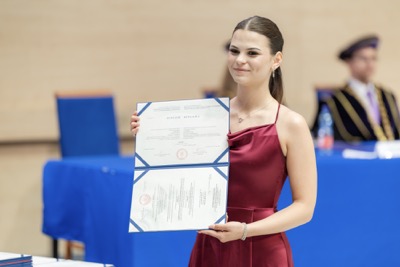 Nová kapitola sa začína. EUBA blahoželá svojim absolventkám a absolventom