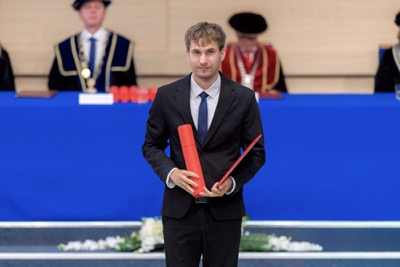 Nová kapitola sa začína. EUBA blahoželá svojim absolventkám a absolventom