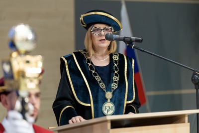 Nová kapitola sa začína. EUBA blahoželá svojim absolventkám a absolventom