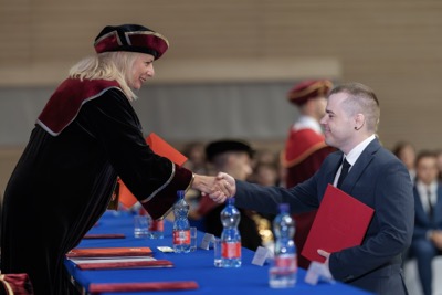 Nová kapitola sa začína. EUBA blahoželá svojim absolventkám a absolventom