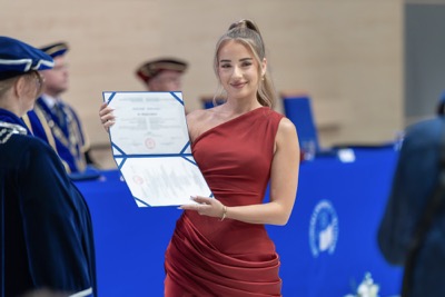 Nová kapitola sa začína. EUBA blahoželá svojim absolventkám a absolventom