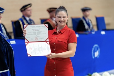 Nová kapitola sa začína. EUBA blahoželá svojim absolventkám a absolventom