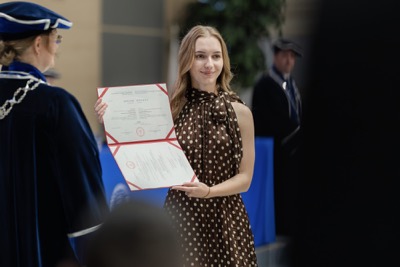 Nová kapitola sa začína. EUBA blahoželá svojim absolventkám a absolventom