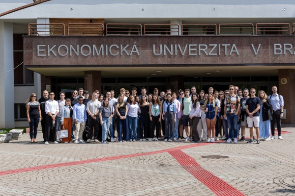 Visit of students from the Budapest University of Economics and Business at EUBA