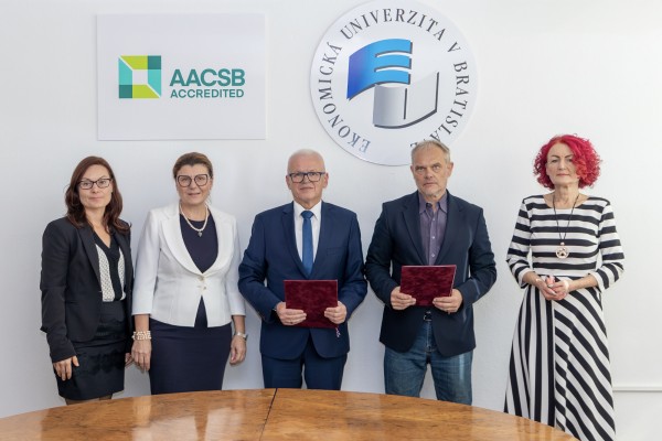 Memorandum o spolupráci v oblasti vzdelávania a vedecko-výskumných aktivít EUBA a Slovenskou bankovou asociáciou