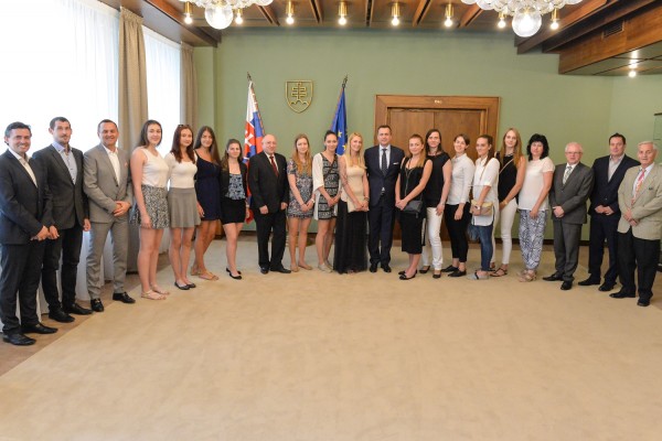 Predseda NRSR Andrej Danko prijal volejbalové družstvo žien Slávia Ekonomická univerzita