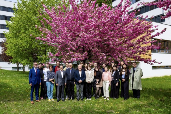 Sviatok sakúr na EUBA 2026 prepojil japonskú kultúru a univerzitnú atmosféru