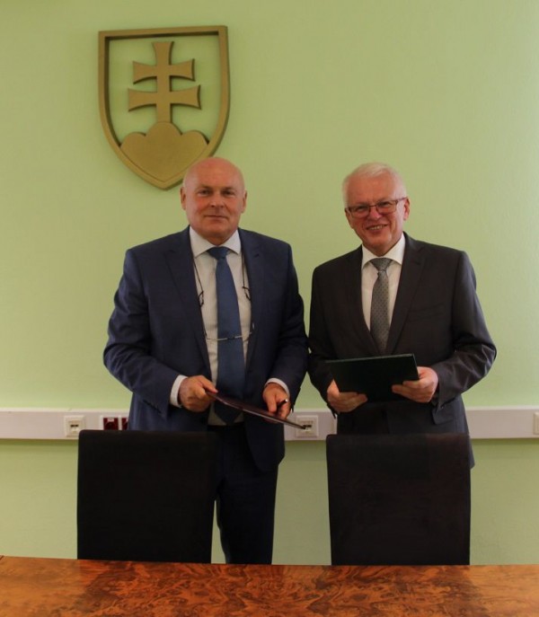 Dohoda o spolupráci medzi EU v Bratislave a Zborom väzenskej a justičnej stráže