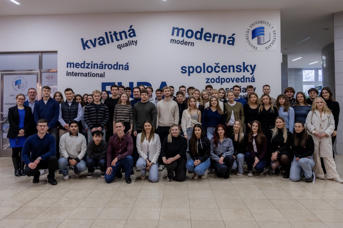 Projekt Central Europe Connect sa už po štrnásty raz zameral na prepojenie študentov ekonomických univerzít z Bratislavy, Viedne a Varšavy.