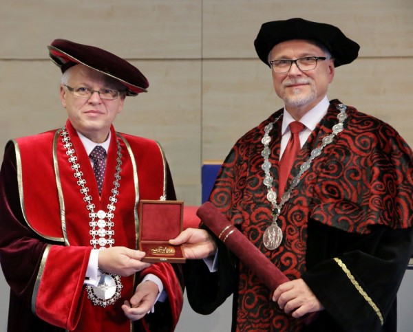 Udelenie čestnej vedeckej hodnosti DOCTOR HONORIS CAUSA Ekonomickej univerzity v Bratislave