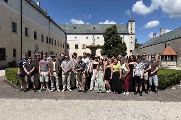 Úspešný 13. ročník International Business Consulting Program na EUBA
