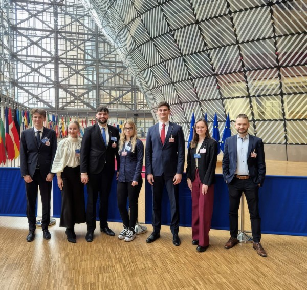 Študent Ekonomickej univerzity v Bratislave súčasťou európskej simulácie ConSIMium