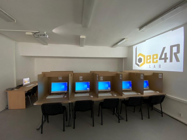 Nové laboratórium ekonomického experimentálneho výskumu na NHF EU v Bratislave